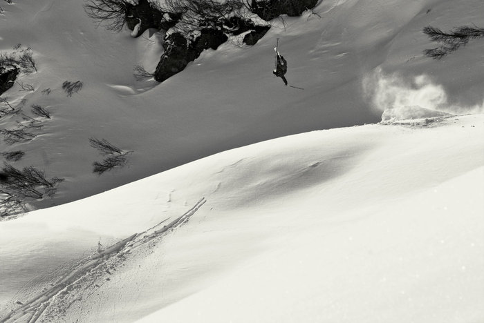Lars Ilis provar lyckan i en volt sista dagen i St Anton. Lyckan är god och han stompar ner den fint.