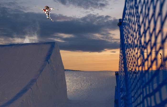 Niklas Eriksson tvingades avbryta tävlingen på grund av ett ommande knä.