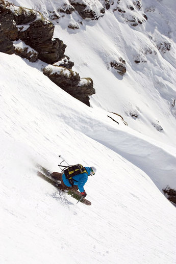 Ape Majava skiing in Gurjoriehppi.