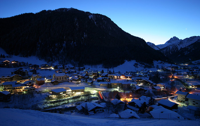 Ett slumrande Schruns.