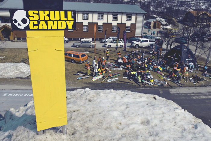 När solen bränner som varmast är det skönt att hänga ut i en solstol nere i Rip Curl Sommar lounge.