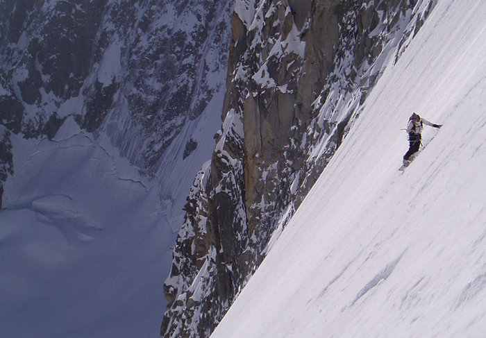 Jess på väg nedför Col des Cristaux.