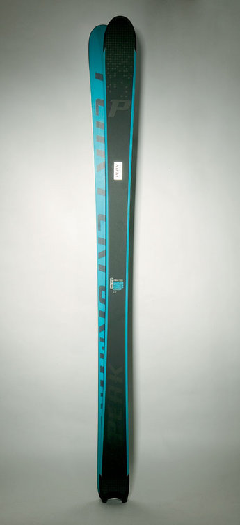 Skidan kommer i längden 188 cm.