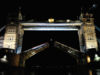 Bakåtvolt över Tower Bridge