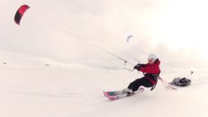 Vill bli första tjejteam i mål i världens tuffaste kite-tävling