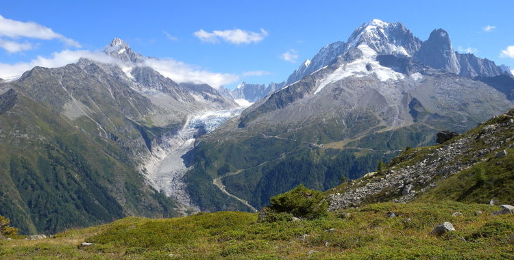 Les Grands Montets, till höger i bild, får nya liftar till vintern.