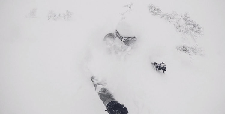 Max Larsson med snorkel i Japan