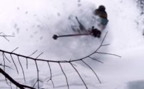 Kolla in: DPS plöjer puder i Mt Baker