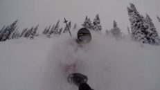 Tanner Hall i Mustang powder