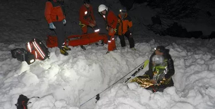 Stor räddningsaktion efter en lavin i Gschnitztal