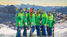 Unga åkare utmanar skicrosslandslaget