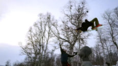 Dagens trick: Switch backflip high 5