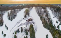 Köp hus – fem skidbackar på köpet