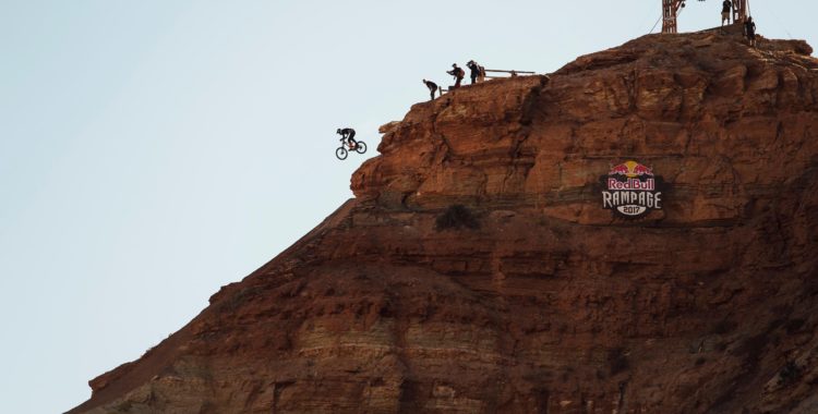 Conor Macfarlane värmer upp inför Red Bull Rampage i Utah 2017.