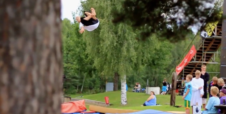 Sakarias Majander regerade studsmattorna och sommarrailsen kring år 2010. 