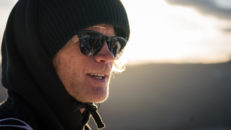 Tanner Hall sparkad från Oakley