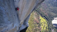 Solo utan rep på 910 meter höga bergsväggen El Capitan