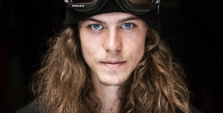 Kye Peterson får wildcard till världstourens premiär i Japan, live nu fredag natt.
