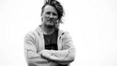 Wille Lindberg: ”– Jag ser hovar, fart och hårda isbollar framför mig”