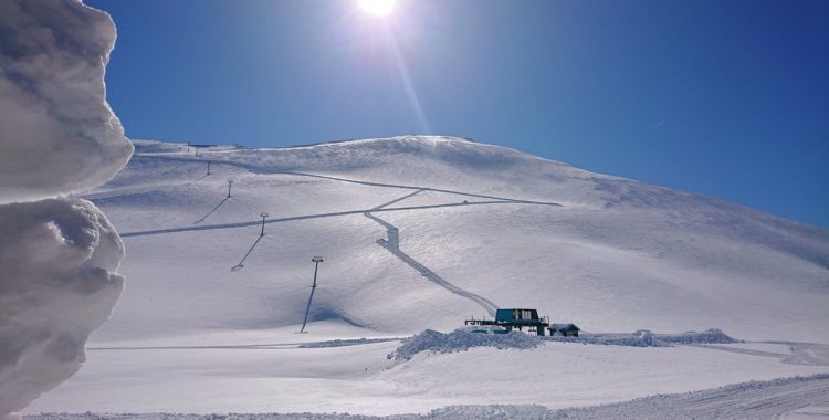 I onsdags öppnade Stryn för sin säsong på sommarskidcentret. OBS! Bilden är från en solig dag i april 2019!