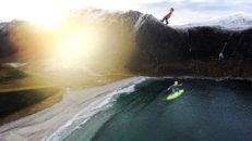 Freeride testar surf i Hoddevik, Norge