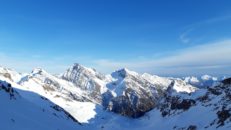 ”-Omgiven av spetsiga, snöiga toppar”, testpiloten om Alagna