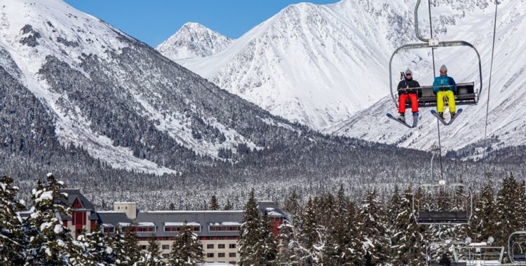 Alyeska Resort i Alaska fortsätter att hålla öppet, med vissa restriktioner.