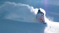 Mattias Hargin pumpar puder i Mt Baker & Engelberg