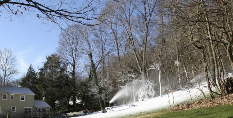Vinn en egen snökanon för hemmabruk från Lerums-företaget. 3graderkallt. Här är värstingmodellen SG7 in action. 