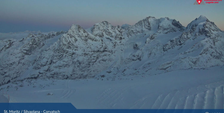 Webbkamera från toppen av Corvatsch på drygt 3300 meters höjd.