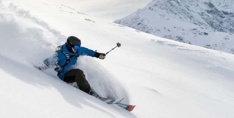 Victor Bergström sliter hårt som säsongsarbetare i Bad Gastein.