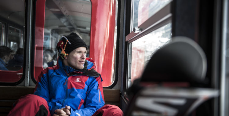 Systern har skapat designen på skidan som bär hans namn